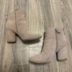 Saks Fifth Avenue Women’s Beige Suede Booties Size 8.5
